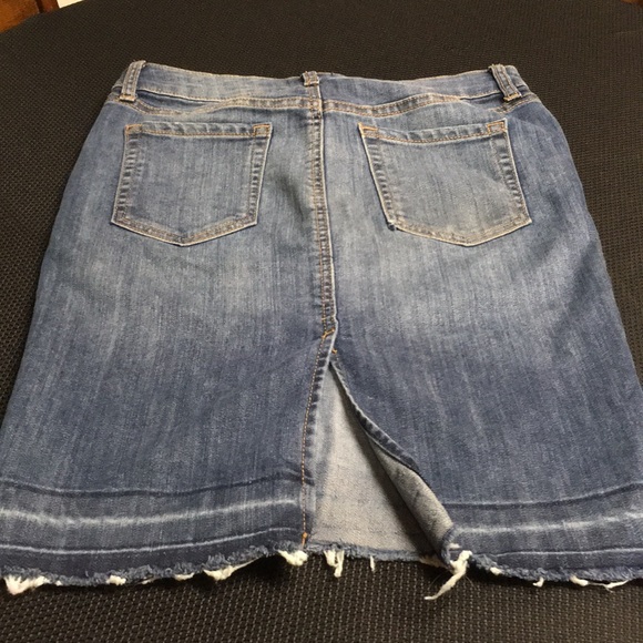 Gap blue jean skirt - Picture 4 of 8